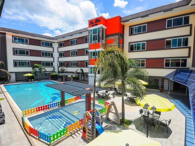Interpark Hotel Subic Bay Bagian luar foto